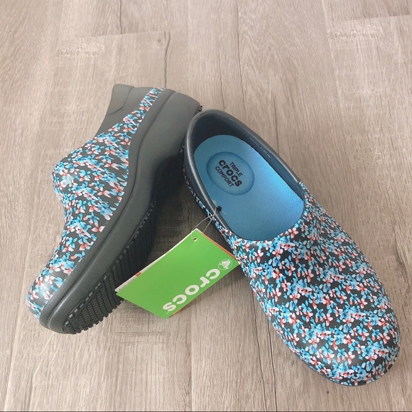 crocs women's neria pro work clog